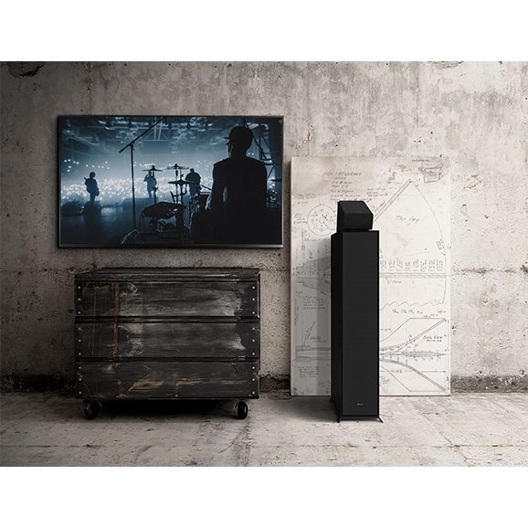 Reference-Lifestyle-03_R-600F_R-40SA_Grilles