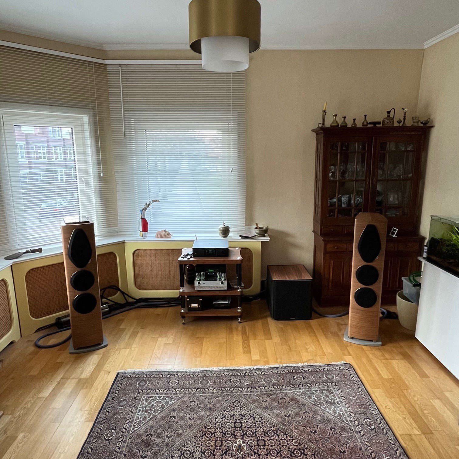 Den Haag is een set Sonus faber Sonetto V G2 in Walnoot rijker