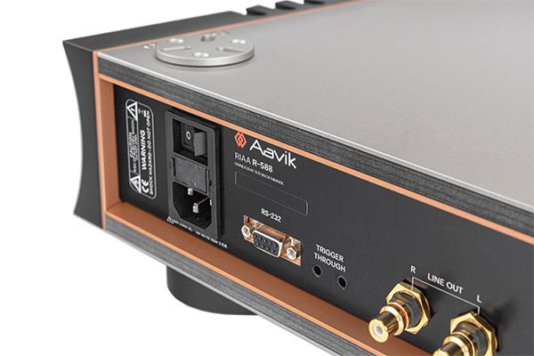 Aavik R-588
