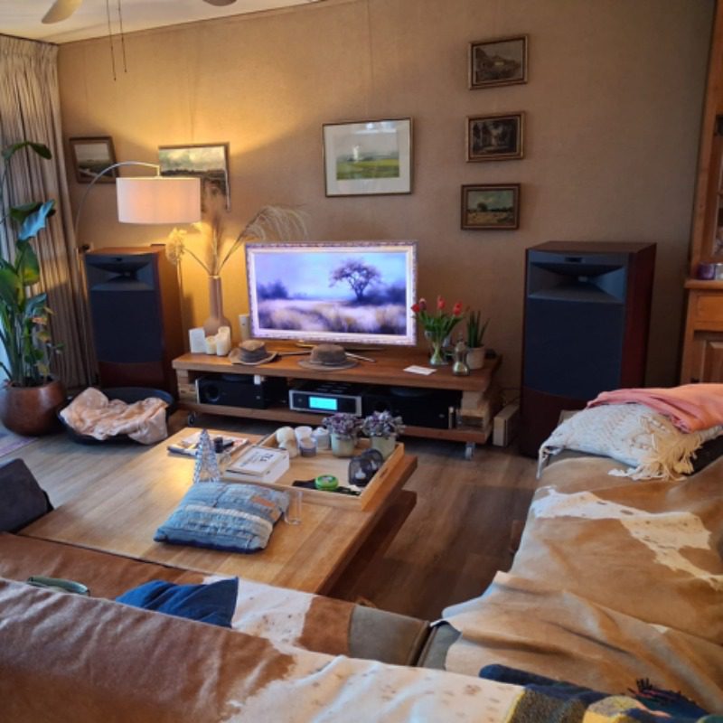 Set JBL S4700 aan Johan