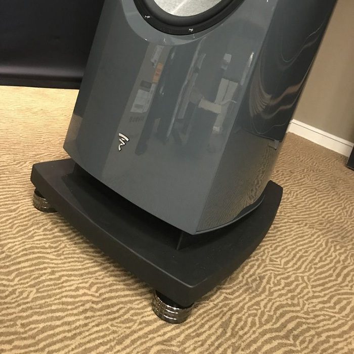 Isoacoustics GAIA-TITAN Cronos