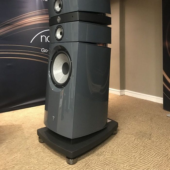 Isoacoustics GAIA-TITAN Cronos