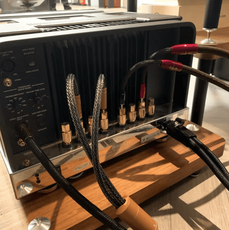 McIntosh MC451 hybride dual-mono eindversterkers