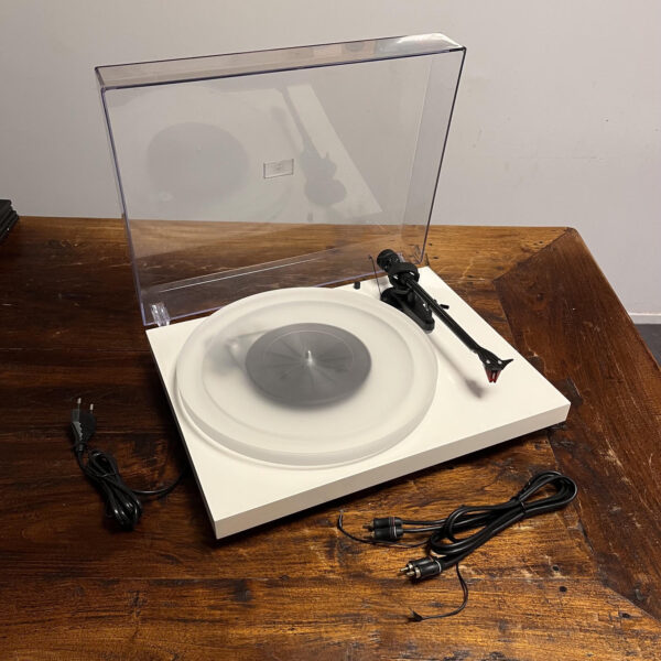 Pro-ject Debut Carbon wit draaitafel Ortofon 2M red (occasion)