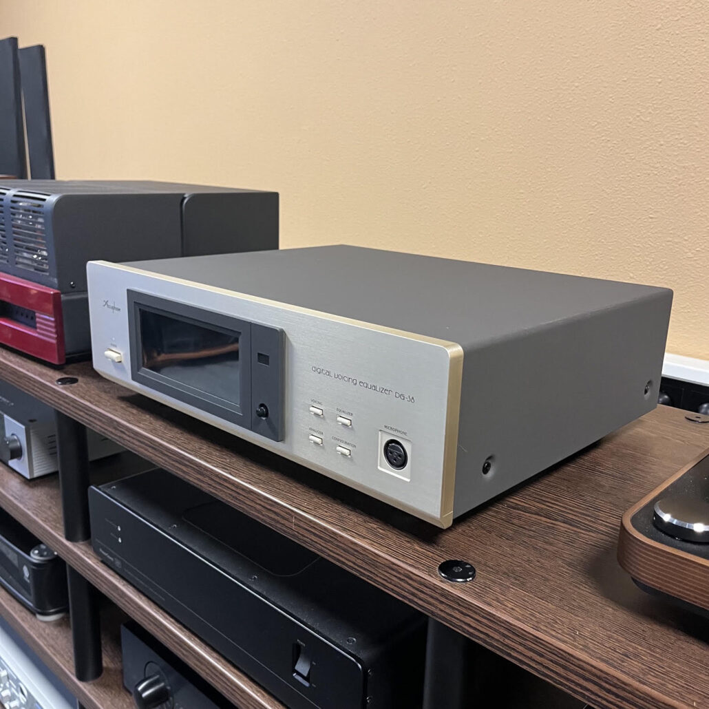 Accuphase DG-38 voicing equalizer
