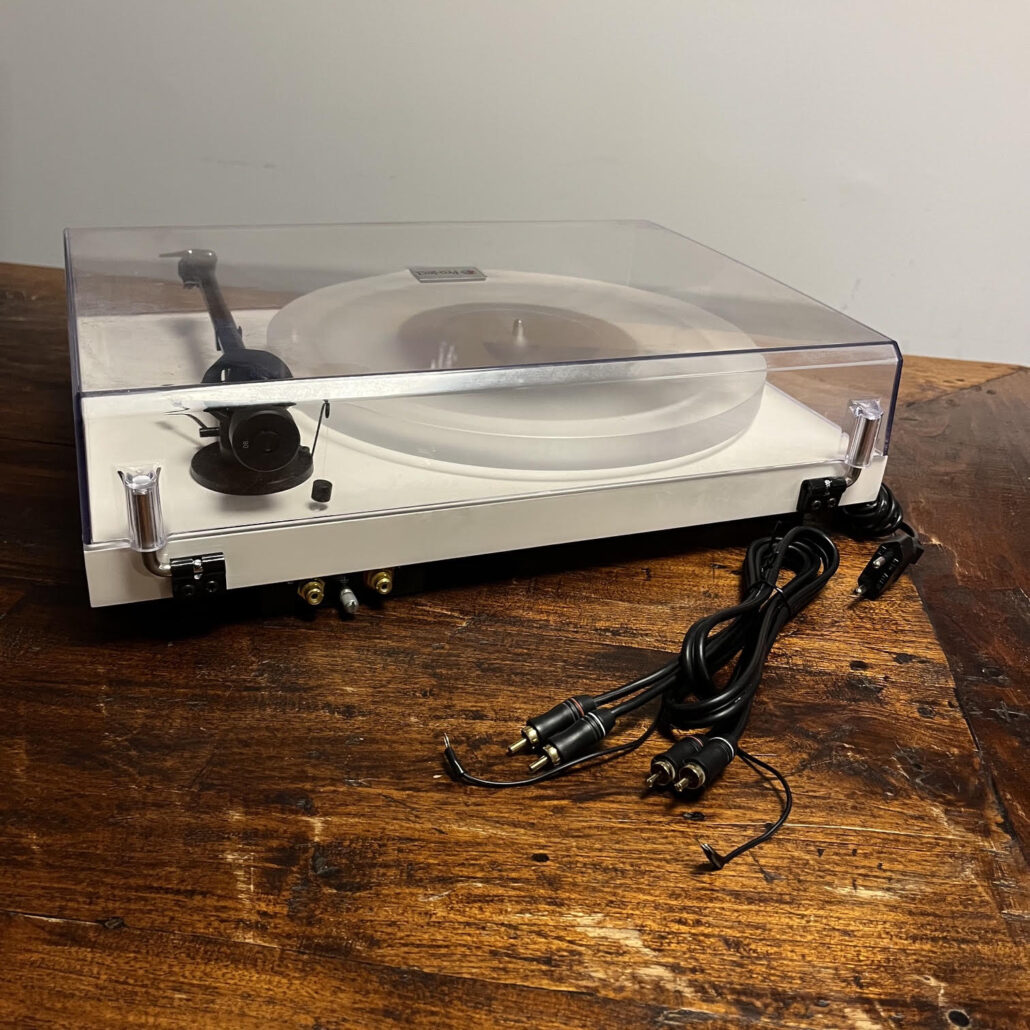 Pro-ject Debut Carbon wit draaitafel Ortofon 2M red