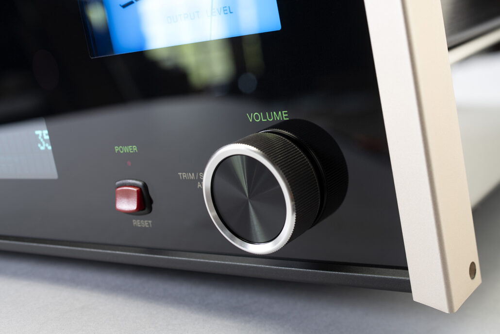 McIntosh CS7500 2-Channel Streaming Preamplifier