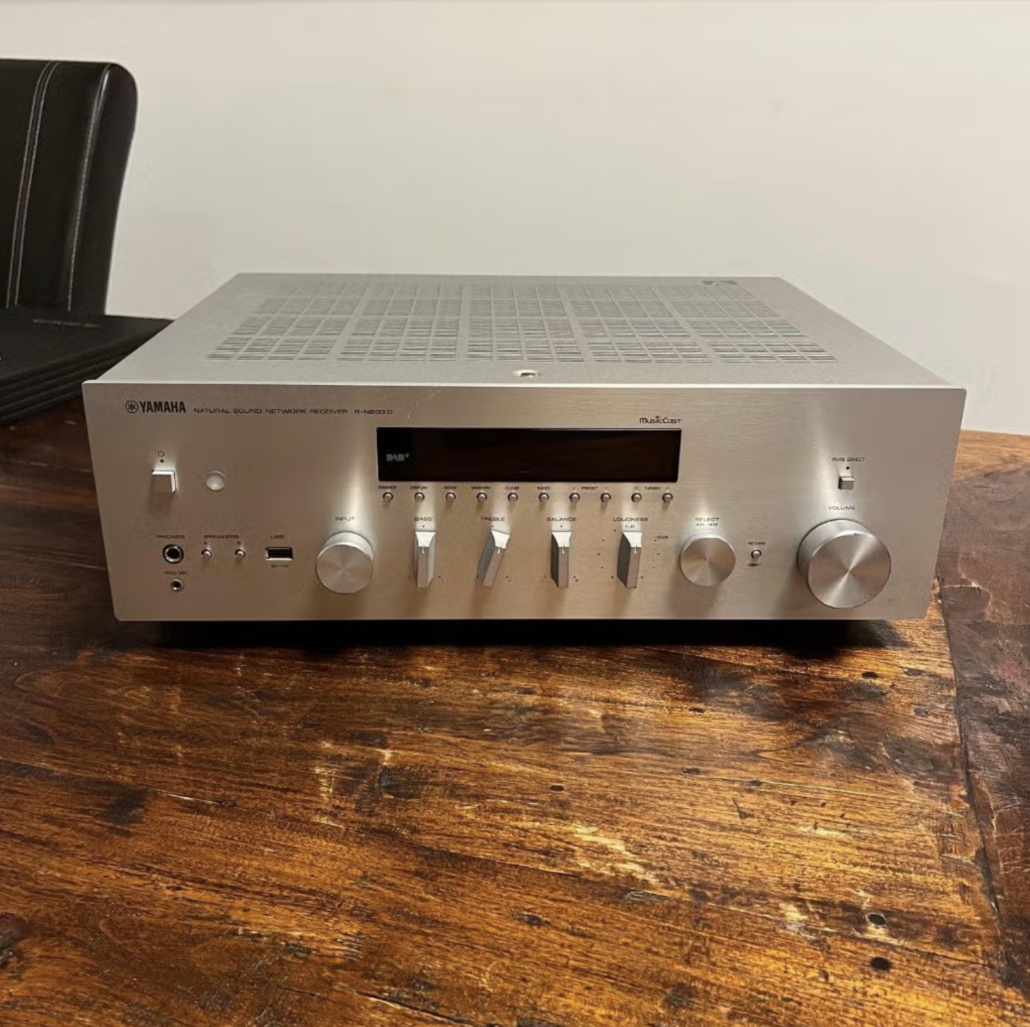 Yamaha R-N803D