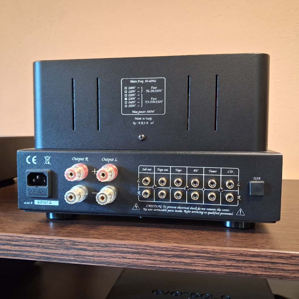 Unison Research Triode 25 buizenversterker zwart