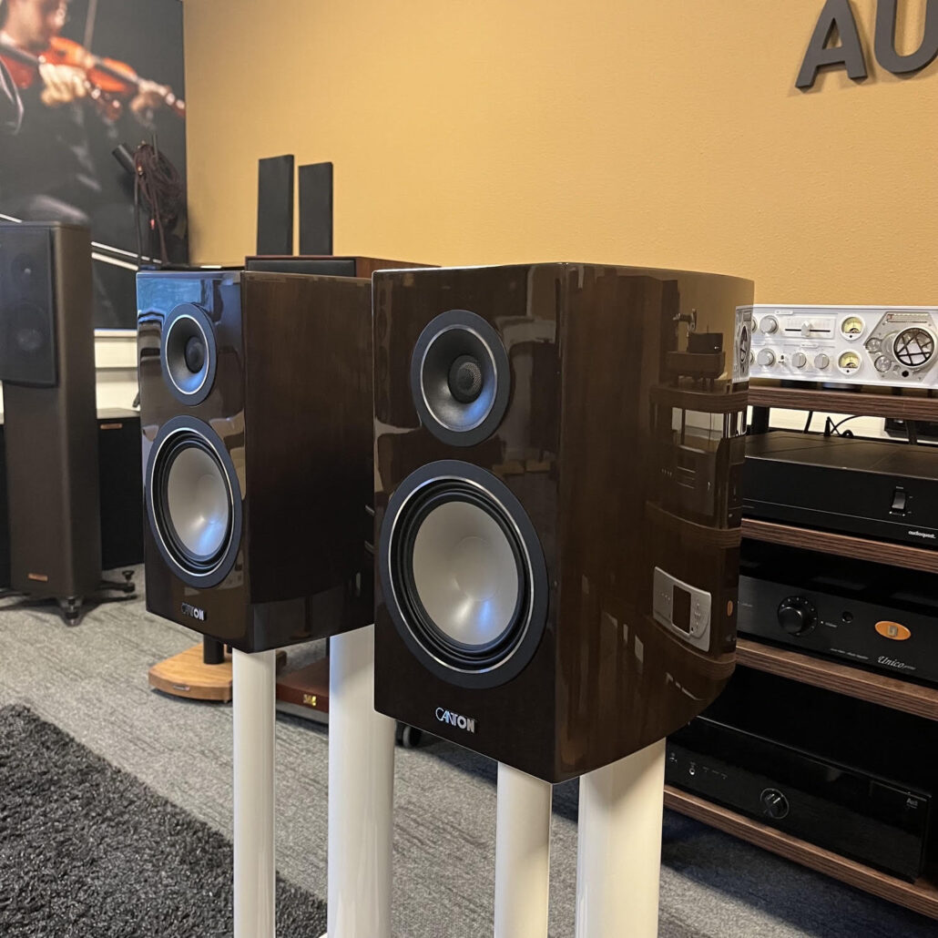 Canton Vento 30 dark walnut speakerset (occasion)