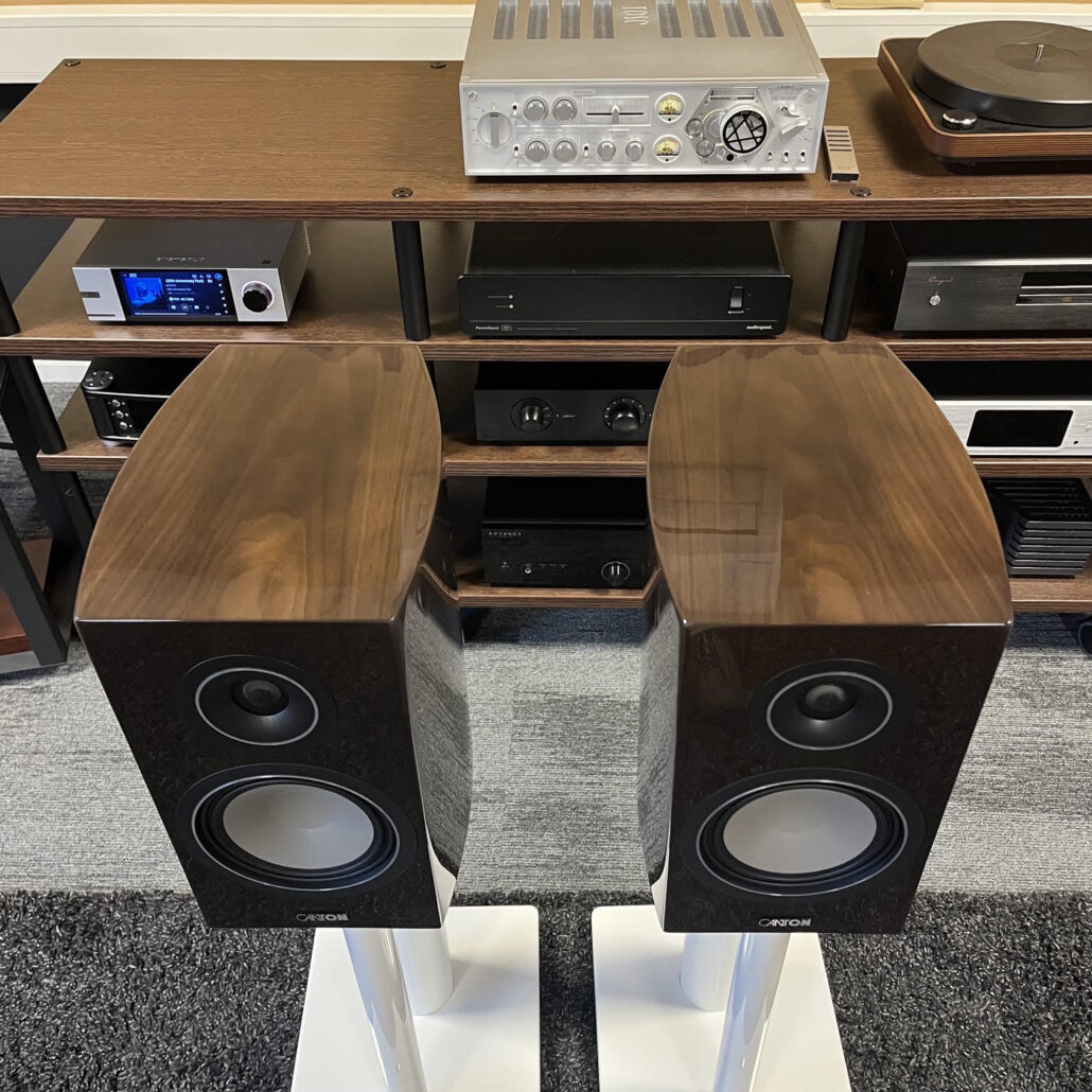 Canton Vento 30 dark walnut speakerset (occasion)