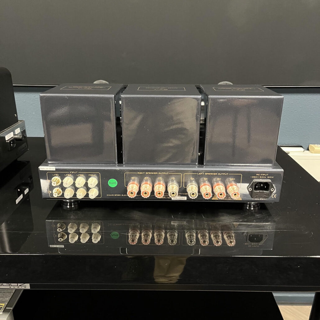 Cayin CS-300A zwart buizen versterker (demo)