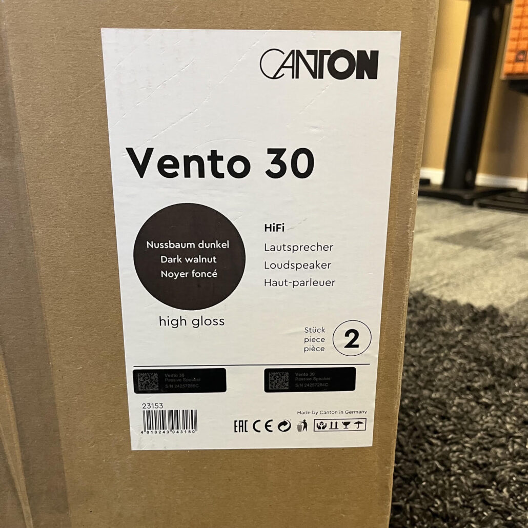 Canton Vento 30 dark walnut speakerset (occasion)