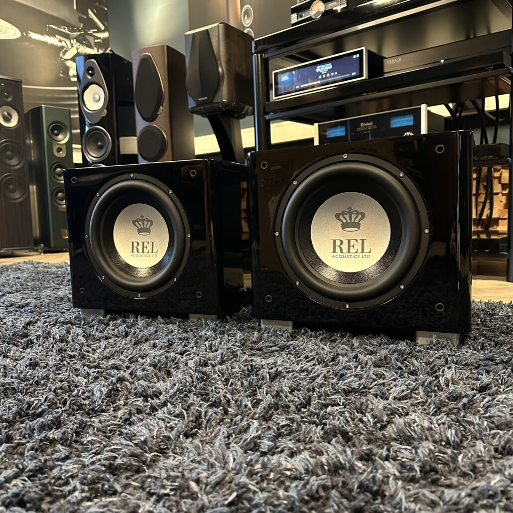 REL T9X - Zwart (occasion) - 2 Stuks Beschikbaar