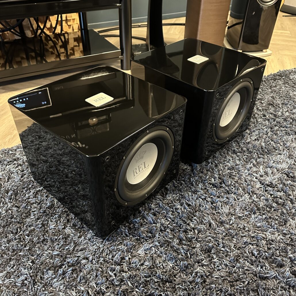 REL T9X - Zwart (occasion) - 2 Stuks Beschikbaar