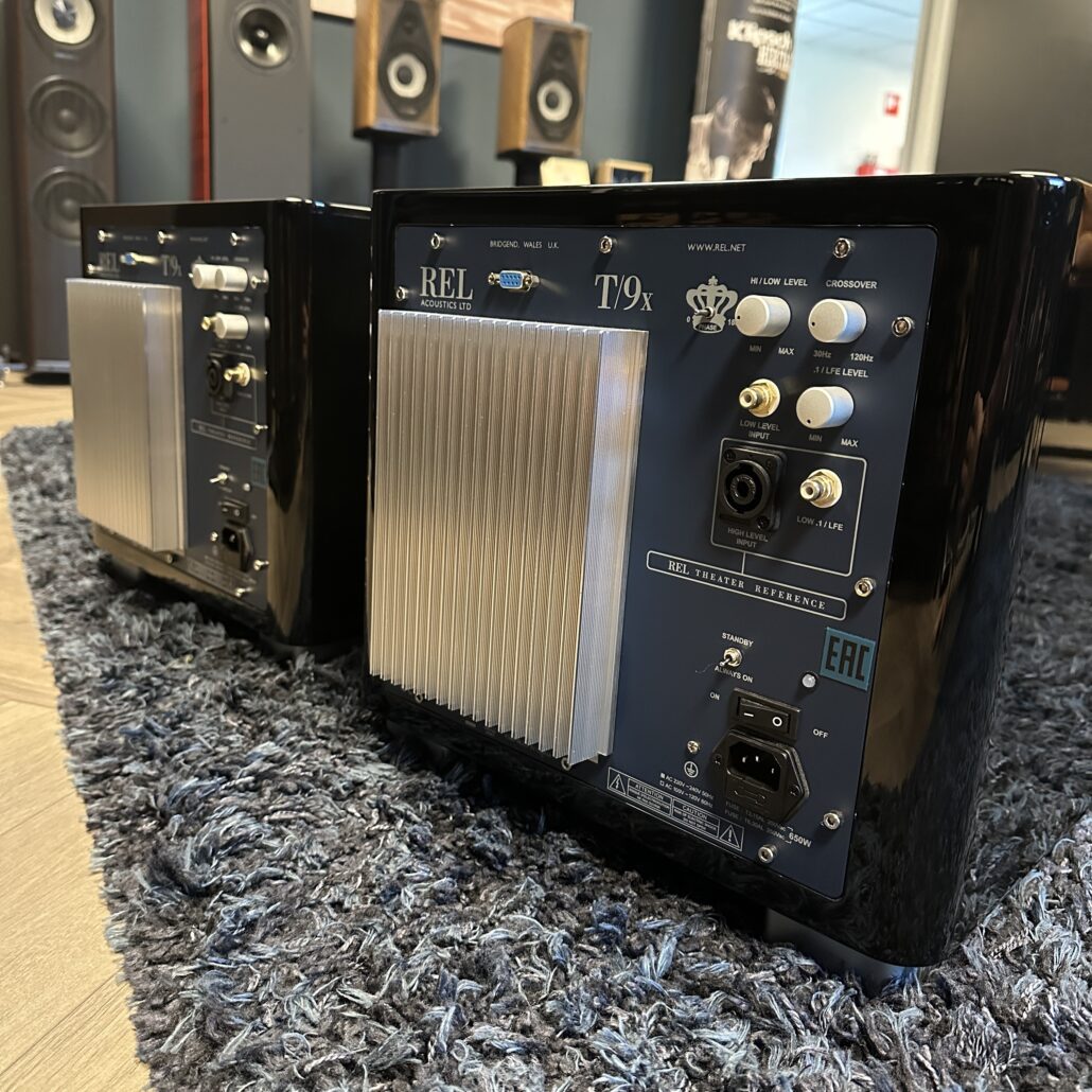 REL T9X - Zwart (occasion) - 2 Stuks Beschikbaar