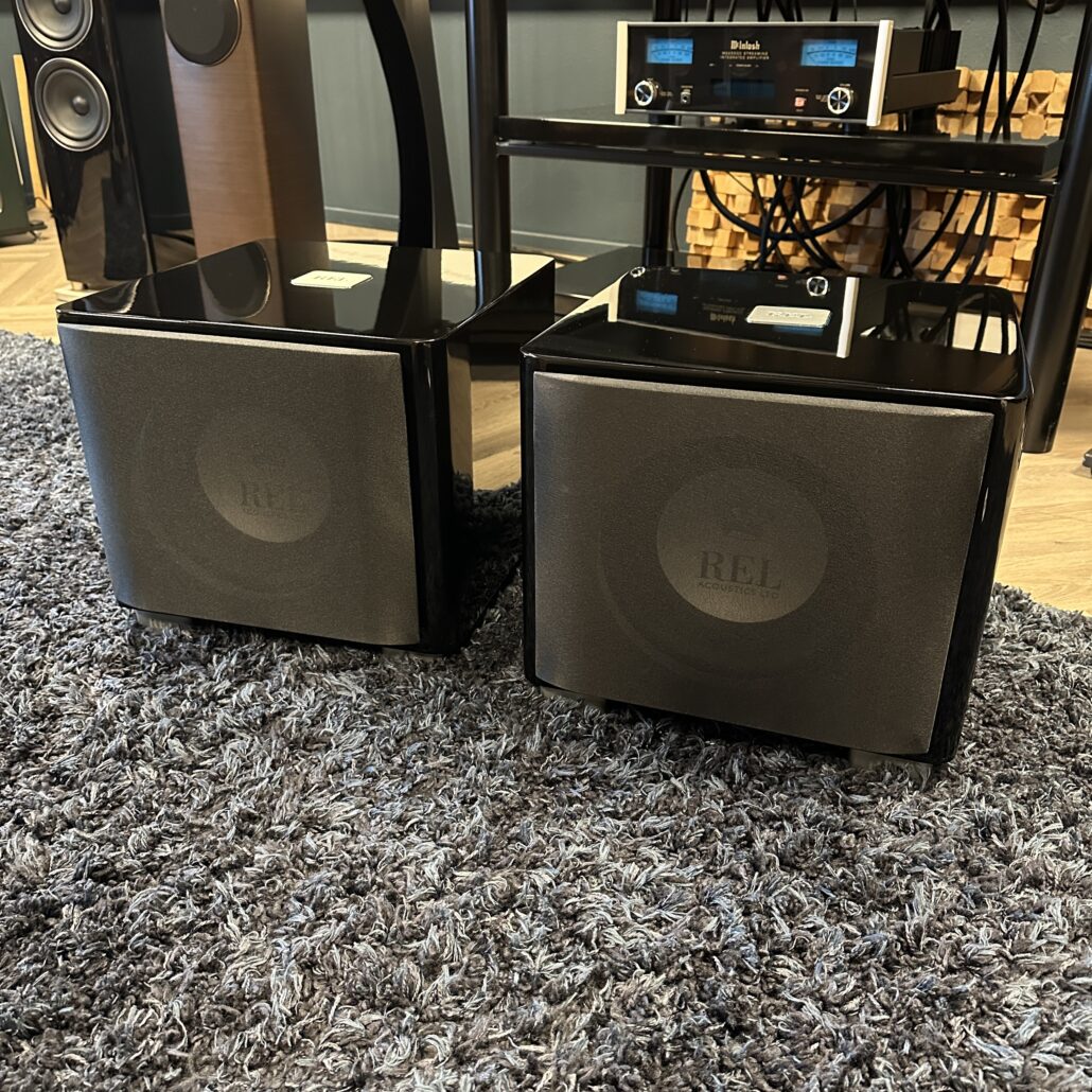 REL T9X - Zwart (occasion) - 2 Stuks Beschikbaar